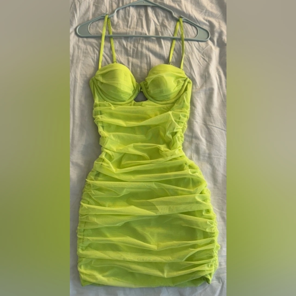 Oh Polly Lime Green Ruched Dress size 4 US - Picture 3 of 6